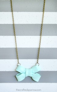 Giant-Bow-Necklace