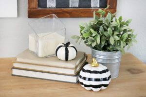 Black & White Easy Fall Decor