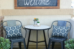 Black & White Spring Porch Refresh