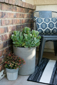 Black & White Spring Porch Refresh