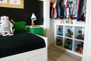 Boys Room Easy Closet and Decor Ideas