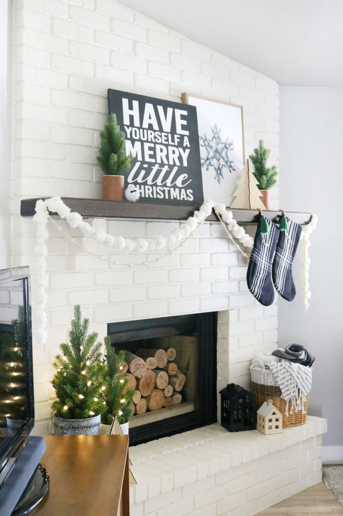 Black & White Modern Snowflake Christmas Mantel Decor