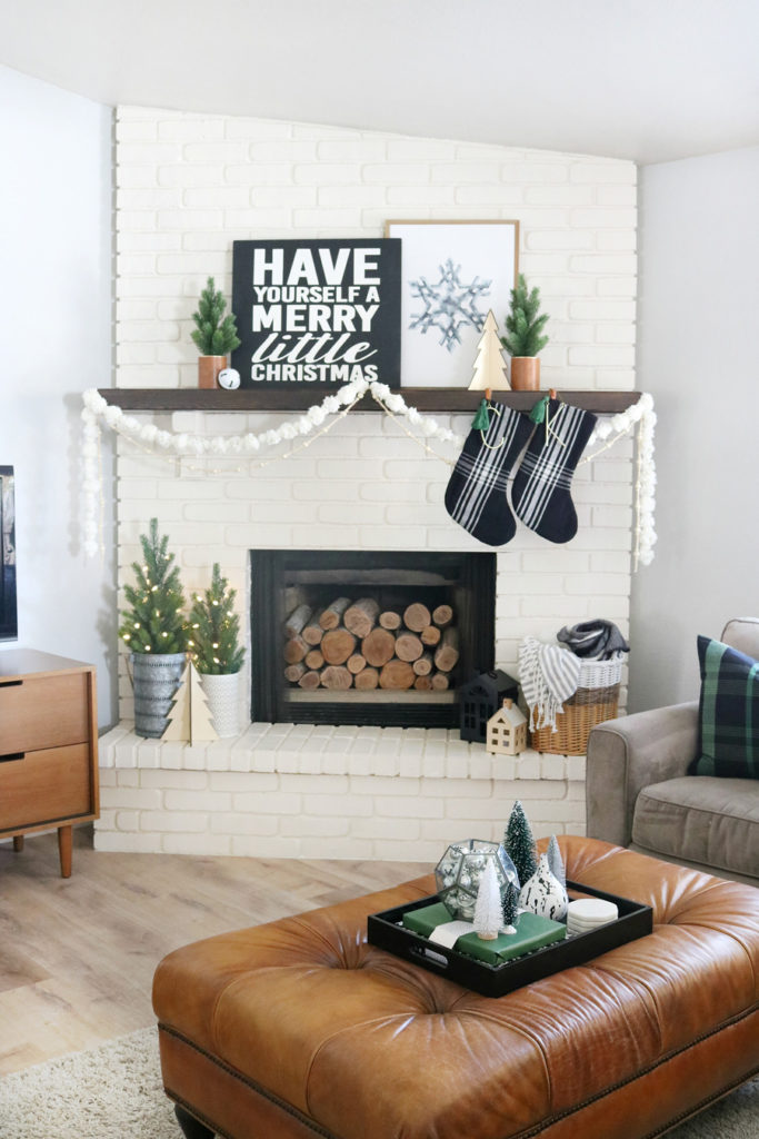 Black & White Modern Snowflake Christmas Mantel Decor