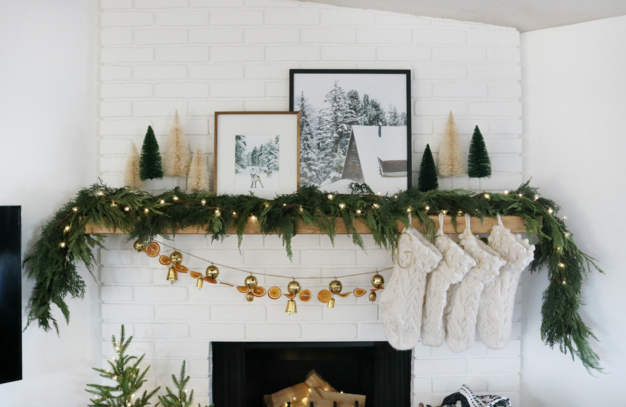 Modern and Cozy Christmas Mantel Decor Ideas