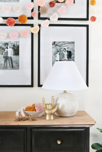 Simple Valentine's Day Entryway Decor Ideas